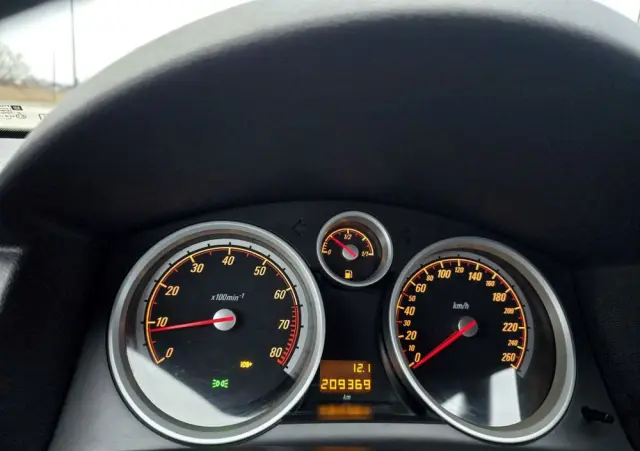 OPEL Astra 2.0 Turbo Sport