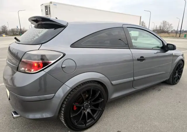 OPEL Astra 2.0 Turbo Sport
