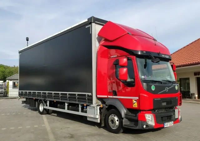 VOLVO FL12.240 E6 Firana Tył Drzwi Dach Zsuwany Bogato Wyposażony !!! 