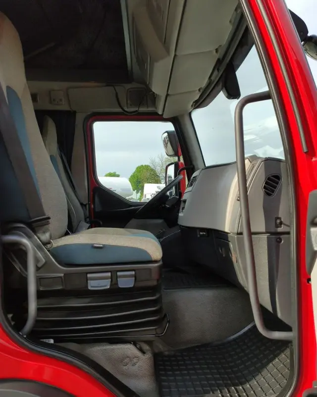 VOLVO FL12.240 E6 Firana Tył Drzwi Dach Zsuwany Bogato Wyposażony !!! 