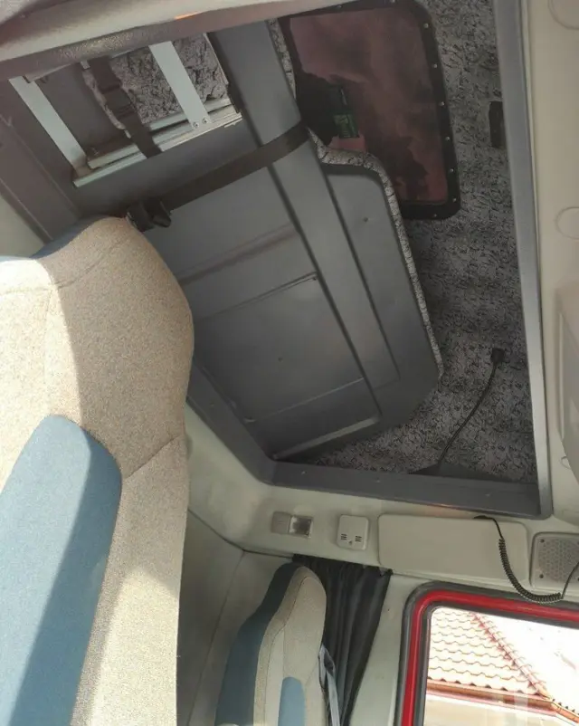 VOLVO FL12.240 E6 Firana Tył Drzwi Dach Zsuwany Bogato Wyposażony !!! 