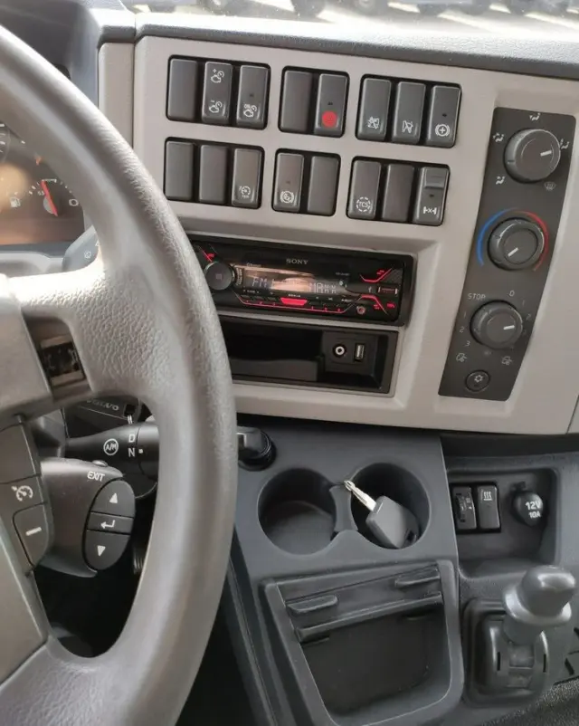 VOLVO FL12.240 E6 Firana Tył Drzwi Dach Zsuwany Bogato Wyposażony !!! 