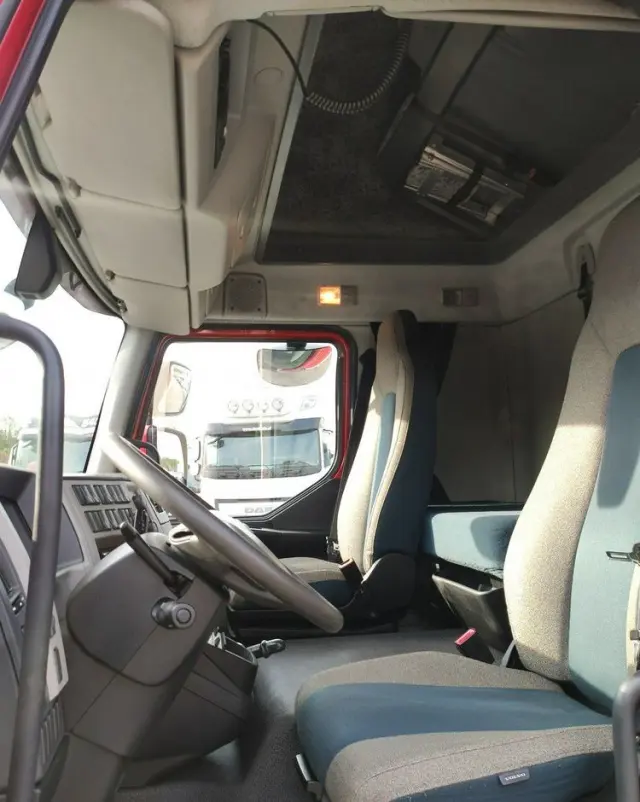 VOLVO FL12.240 E6 Firana Tył Drzwi Dach Zsuwany Bogato Wyposażony !!! 