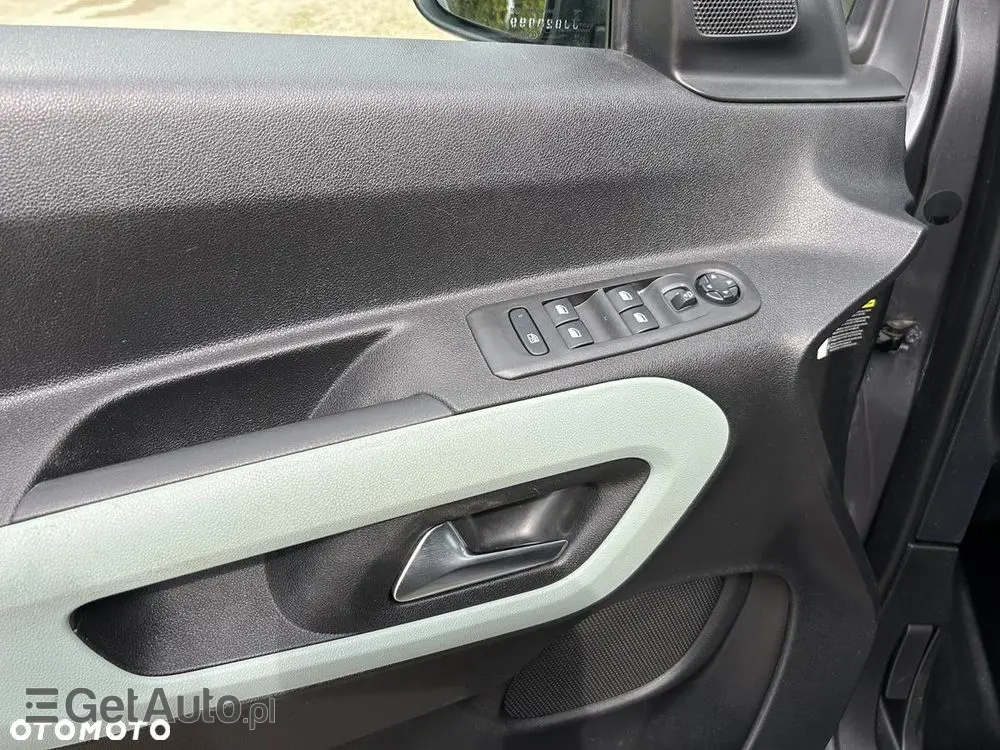 CITROËN Berlingo M PureTech 110 SHINE