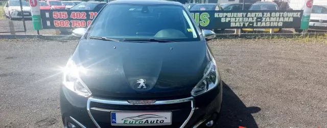 PEUGEOT 208 