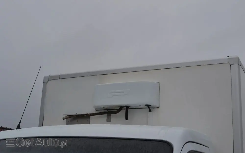 RENAULT Master  WEBASTO Winda Izoterma 170km Poduszki Grzany Kontener 