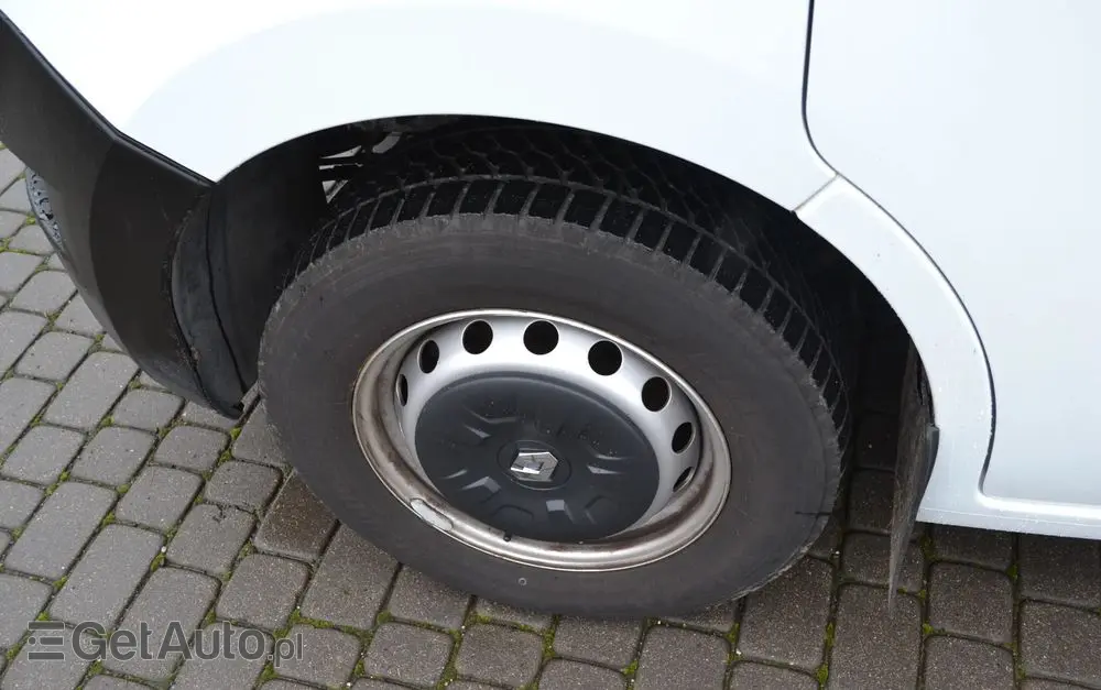 RENAULT Master  WEBASTO Winda Izoterma 170km Poduszki Grzany Kontener 