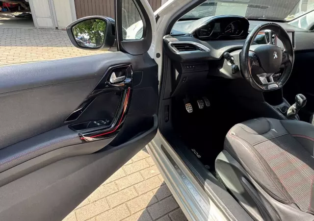 PEUGEOT 208 PureTech 110 Stop & Start Allure