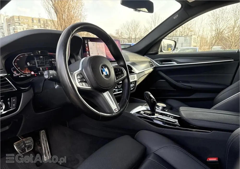BMW Seria 5 520d xDrive mHEV M Sport sport