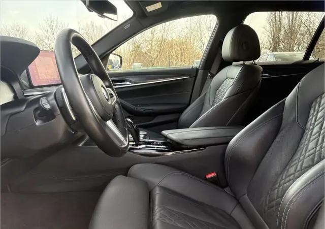 BMW Seria 5 520d xDrive mHEV M Sport sport