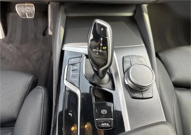 BMW Seria 5 520d xDrive mHEV M Sport sport