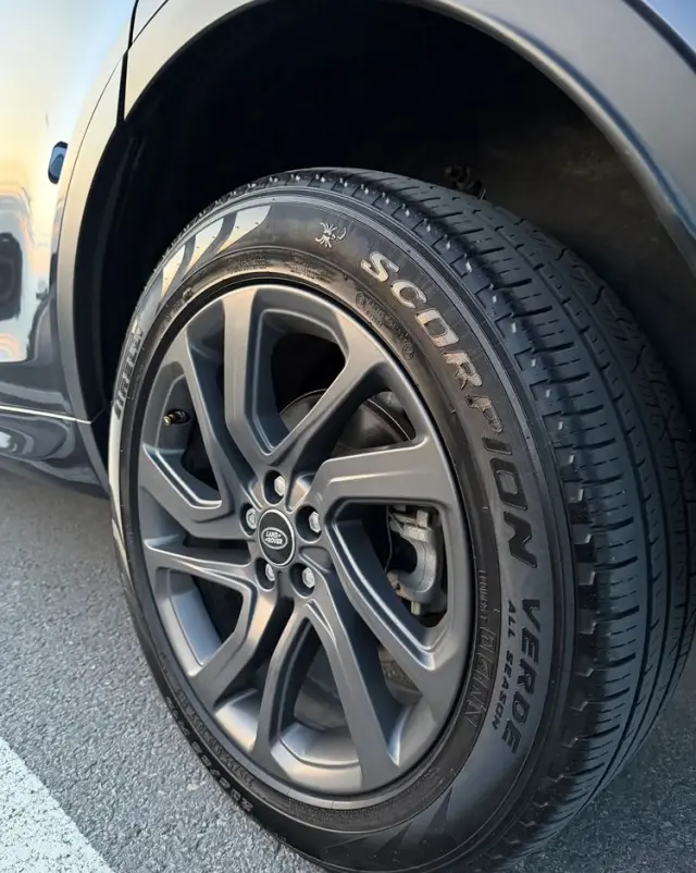 LAND ROVER Discovery Sport TD4 HSE Luxury