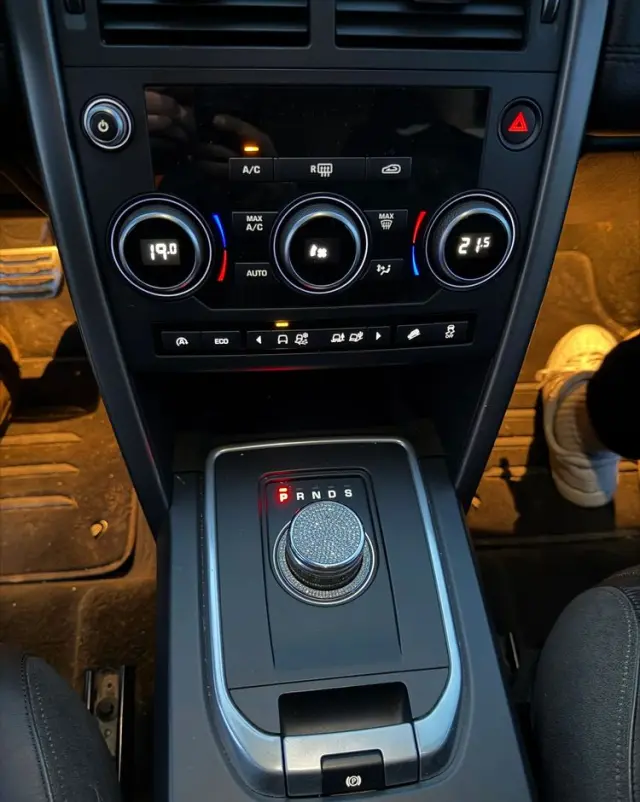 LAND ROVER Discovery Sport TD4 HSE Luxury