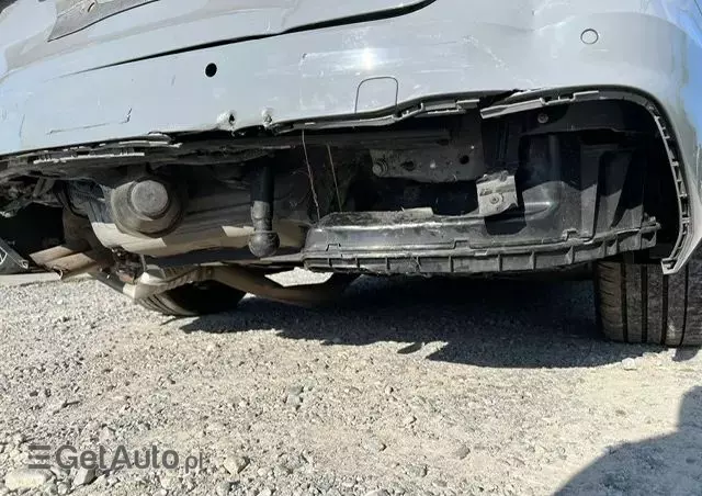 AUDI A4 Avant 40 TDI quattro S tronic S line