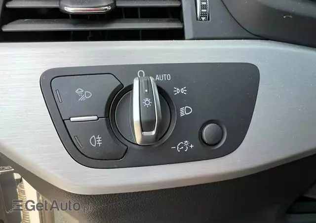 AUDI A4 Avant 40 TDI quattro S tronic S line