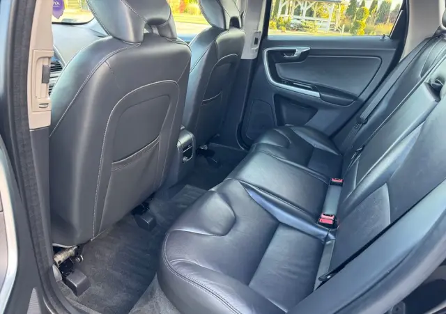 VOLVO XC 60 D3 Drive-E Summum