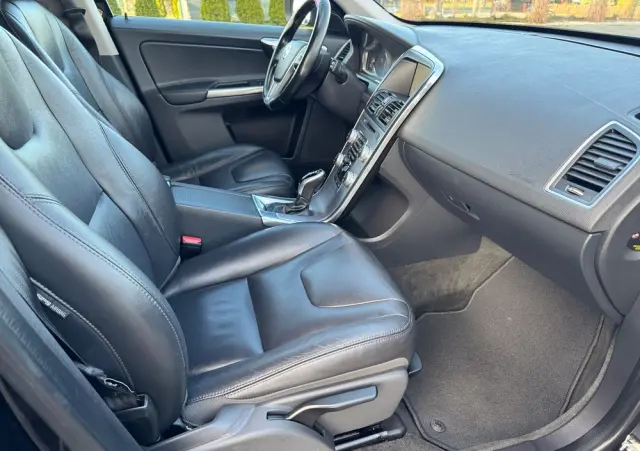 VOLVO XC 60 D3 Drive-E Summum