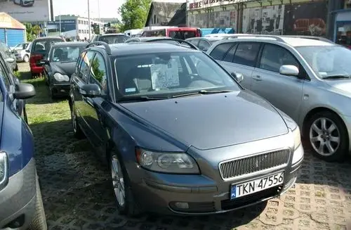 VOLVO V50 