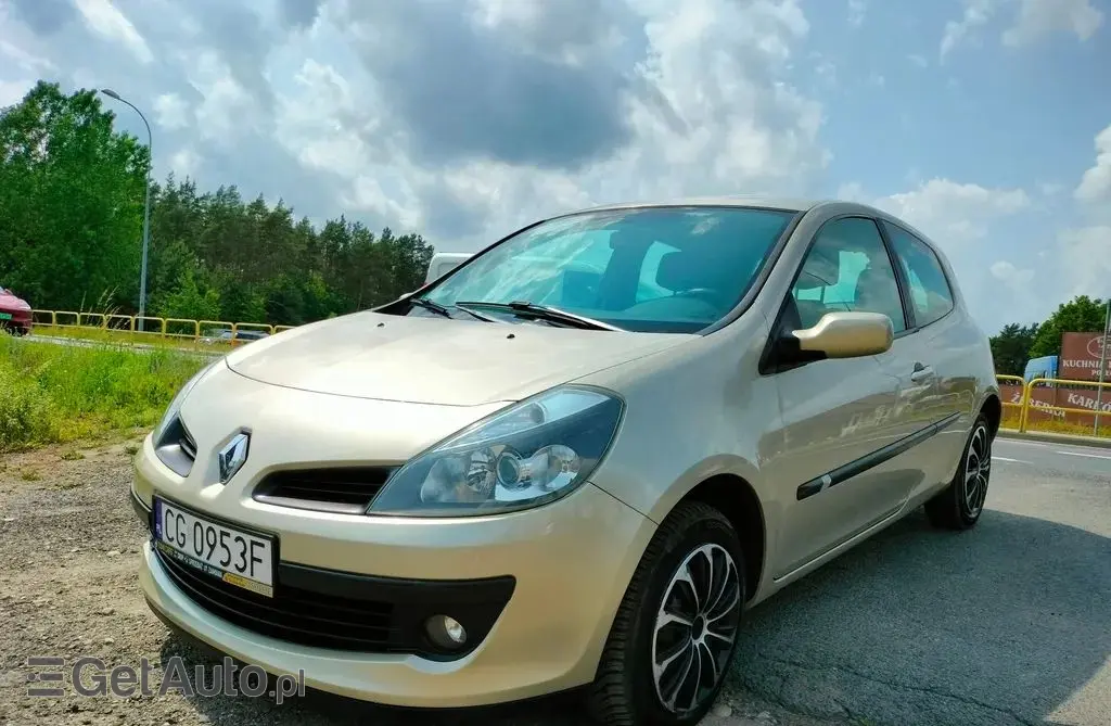 RENAULT Clio 