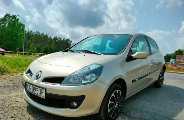 RENAULT Clio 