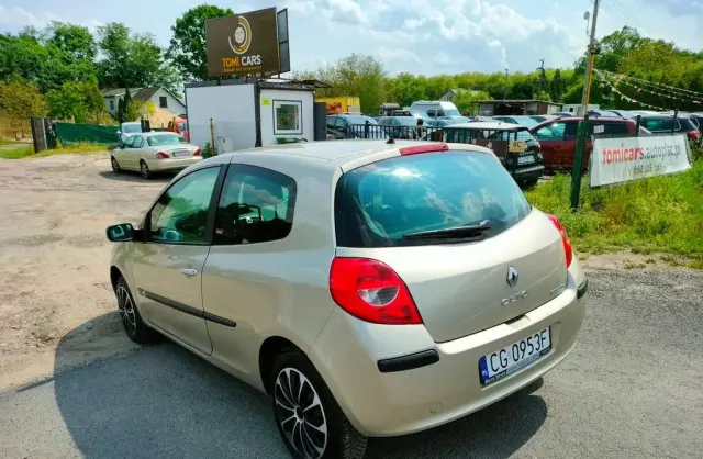 RENAULT Clio 
