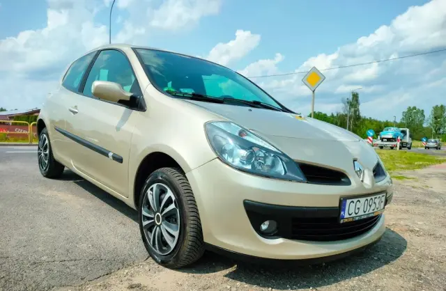 RENAULT Clio 