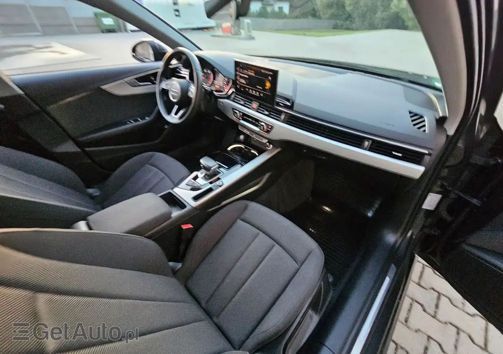 AUDI A4 Limousine 