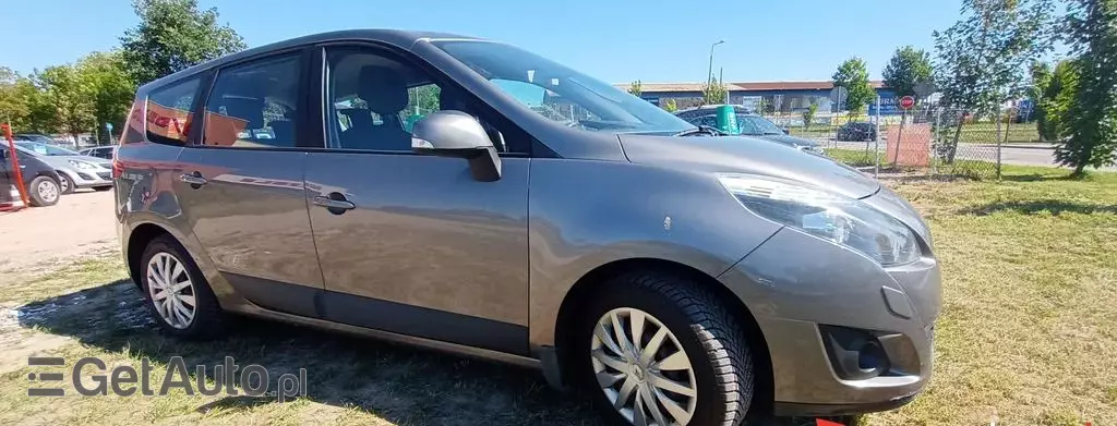 RENAULT Grand Scenic 
