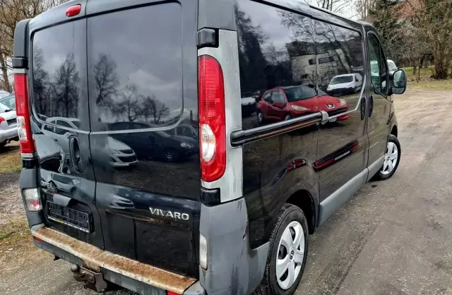 OPEL Vivaro 
