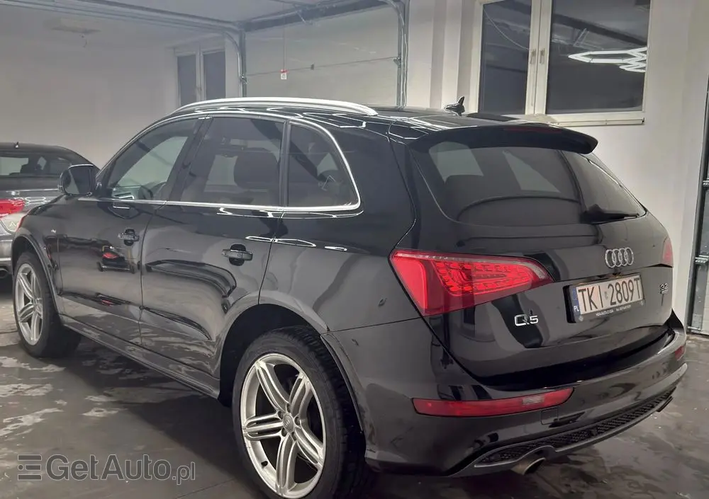 AUDI Q5 3.2 FSI Quattro S tronic