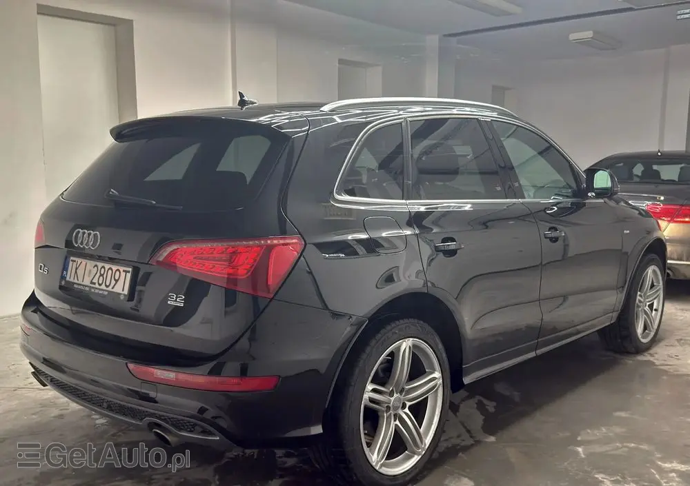 AUDI Q5 3.2 FSI Quattro S tronic