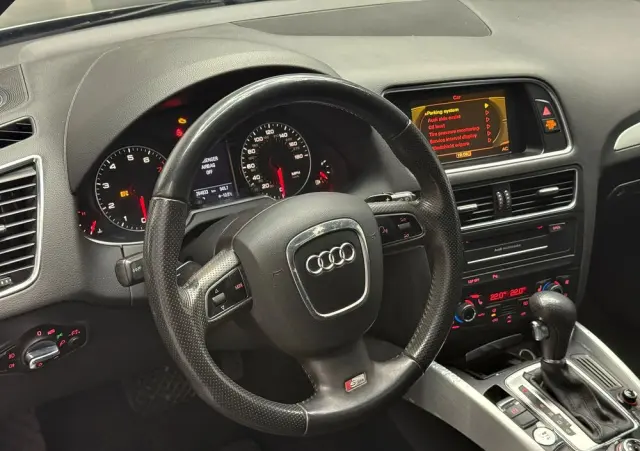 AUDI Q5 3.2 FSI Quattro S tronic