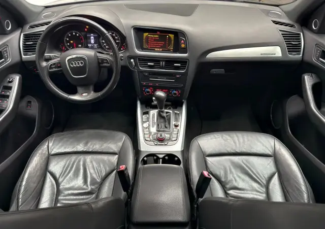 AUDI Q5 3.2 FSI Quattro S tronic