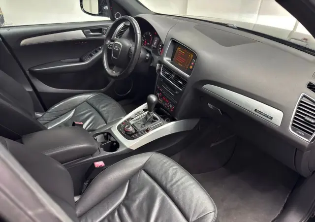 AUDI Q5 3.2 FSI Quattro S tronic