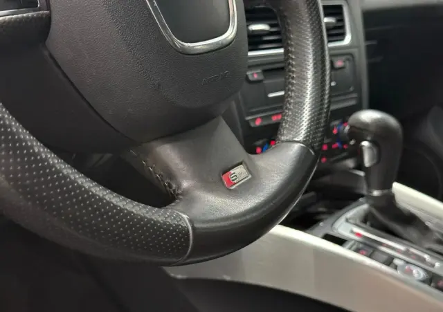 AUDI Q5 3.2 FSI Quattro S tronic