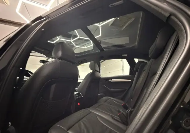 AUDI Q5 3.2 FSI Quattro S tronic