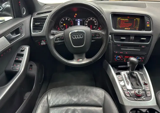 AUDI Q5 3.2 FSI Quattro S tronic