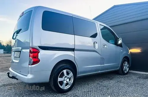 NISSAN NV200 