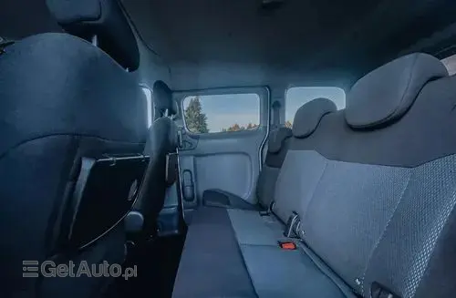 NISSAN NV200 