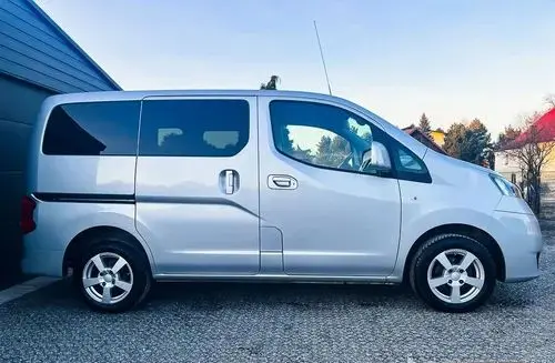 NISSAN NV200 