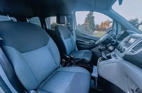 NISSAN NV200 