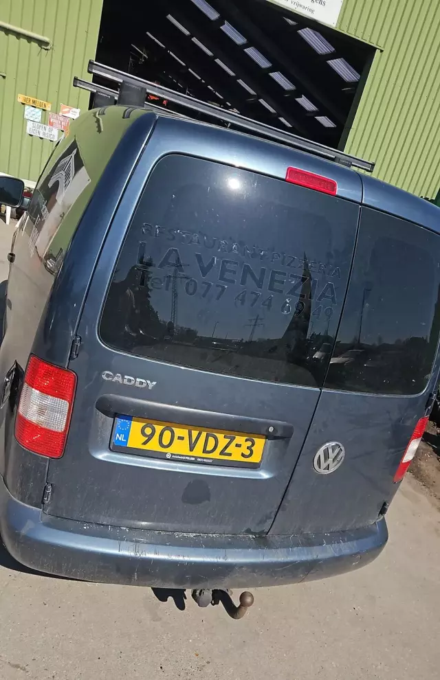 VOLKSWAGEN Caddy 
