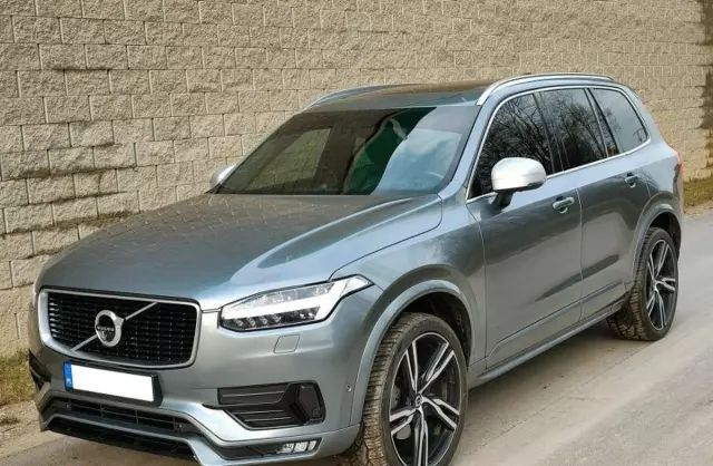 VOLVO XC90 