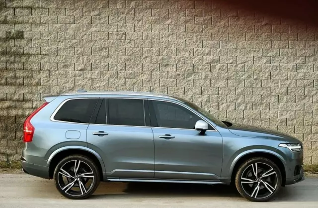 VOLVO XC90 