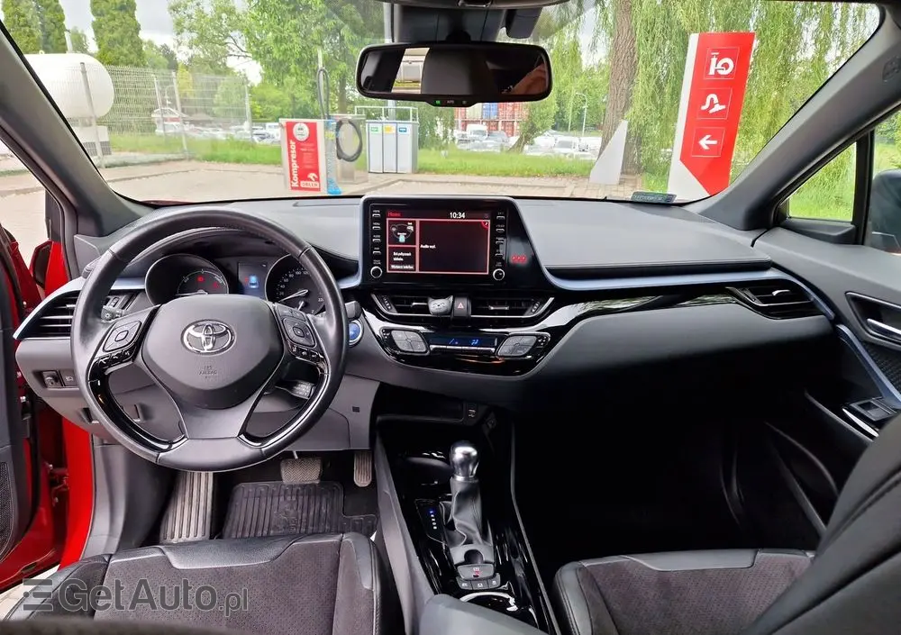 TOYOTA C-HR 1.8 Hybrid Selection