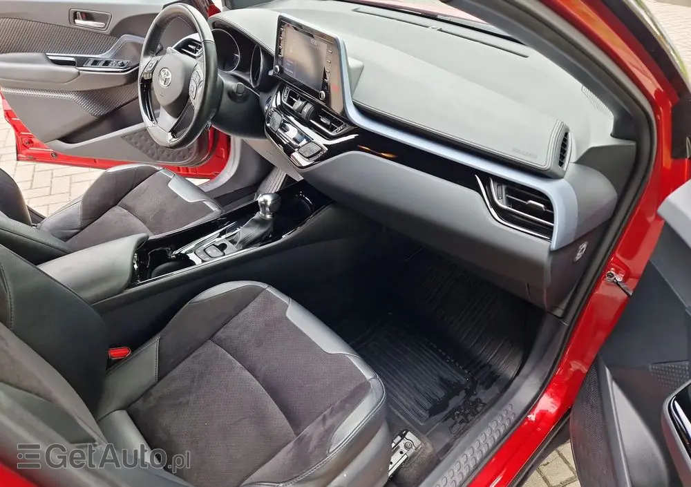 TOYOTA C-HR 1.8 Hybrid Selection