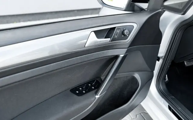 VOLKSWAGEN Golf 2.0 BlueTDI DSG Highline