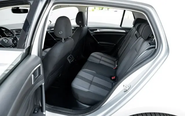 VOLKSWAGEN Golf 2.0 BlueTDI DSG Highline