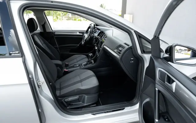 VOLKSWAGEN Golf 2.0 BlueTDI DSG Highline