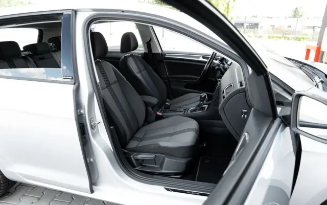 VOLKSWAGEN Golf 2.0 BlueTDI DSG Highline